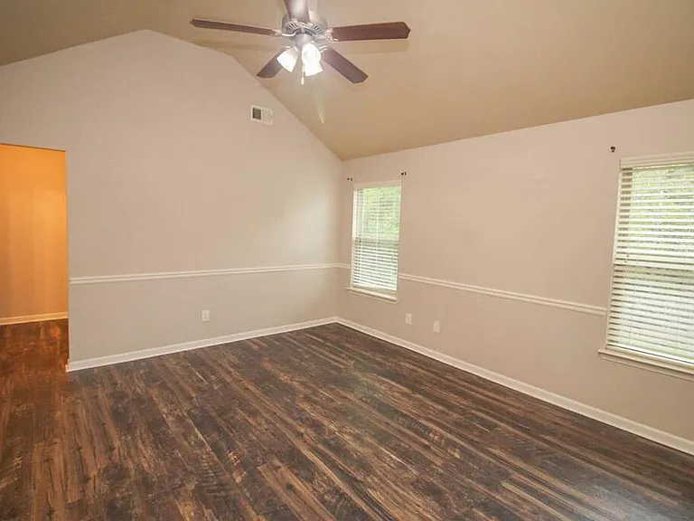 458 Lory Ln — Photo 21