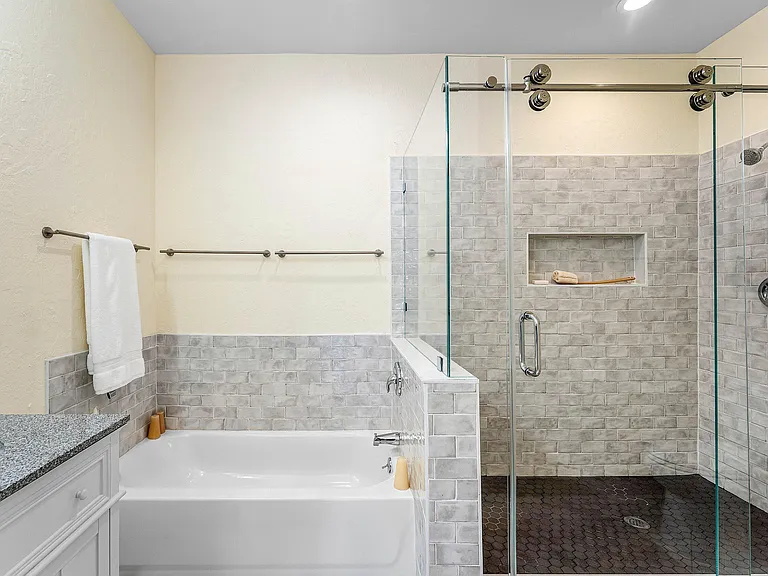 858 Windermere Way — Photo 11