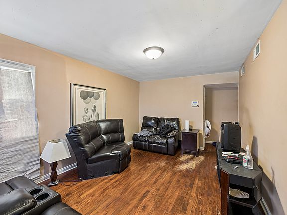 5th image of 12910 S Green St
