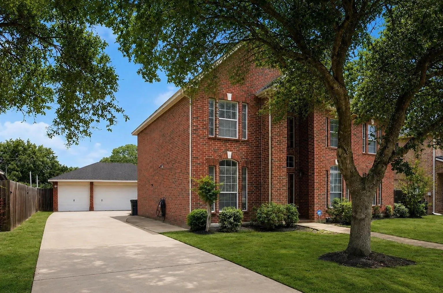 5 bed, 3.5 bath, 3114 sqft, $3,350 — Photo 2