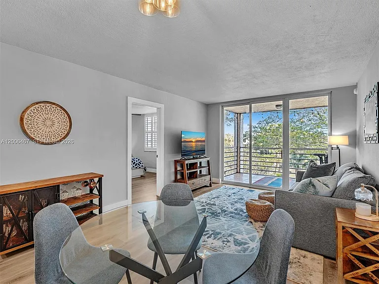9340 Lagoon Pl #303 — Photo 15