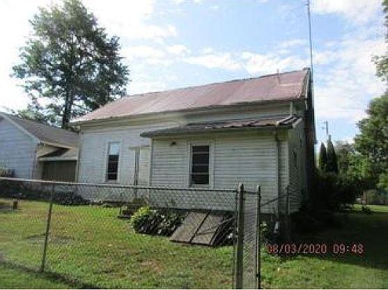 2nd image of 26 Carrollton St