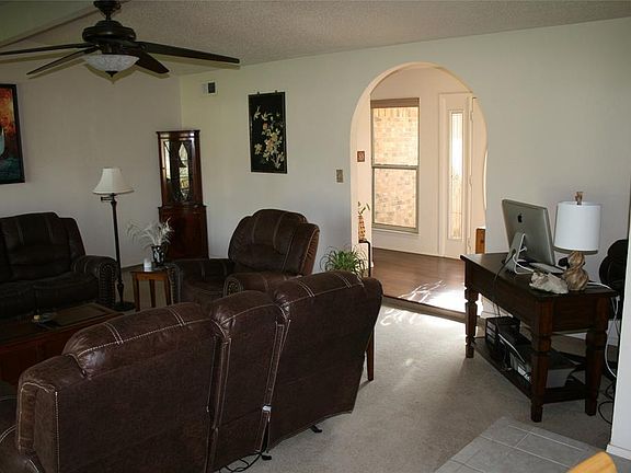 4th image of 13 Cliff Dr #D