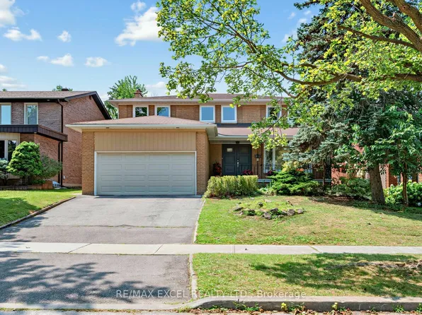 28 Robinter Dr, Toronto, ON M2M 3R2