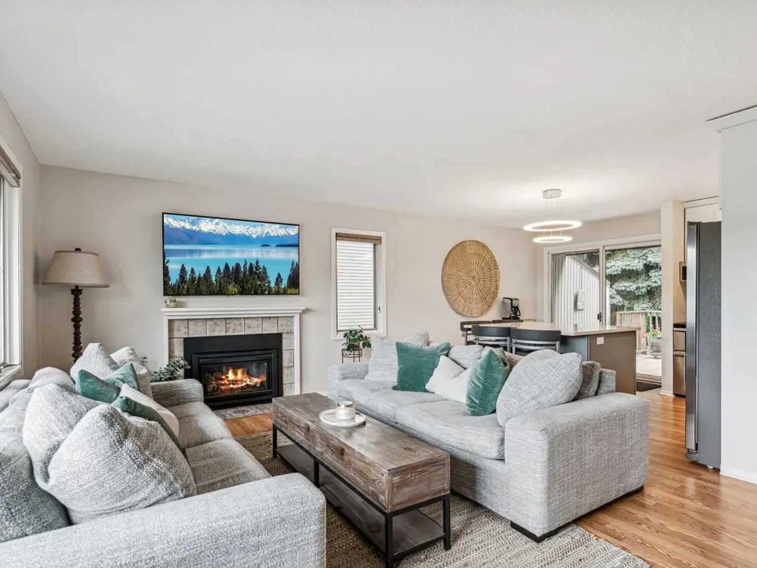 2 bed, 1170 sqft, $2,900 — Photo 3