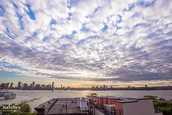 Sold by Sotheby's International Realty | media 18