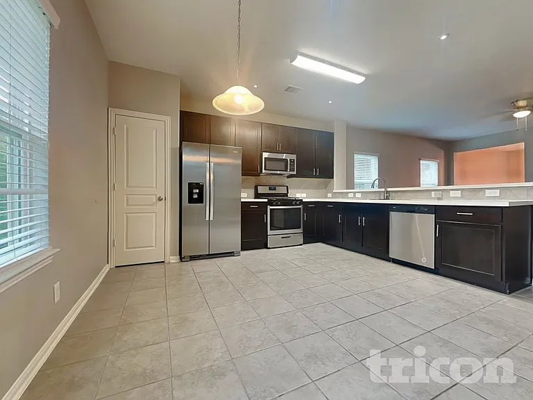 7707 Foxwaithe Ln — Photo 5