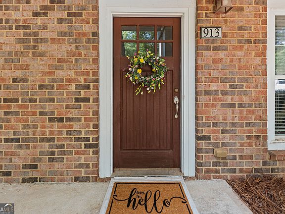 2nd image of 1035 Barnett Shoals Rd APT 913