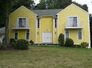 2 Winterwood Ter, Farmington, CT 06032