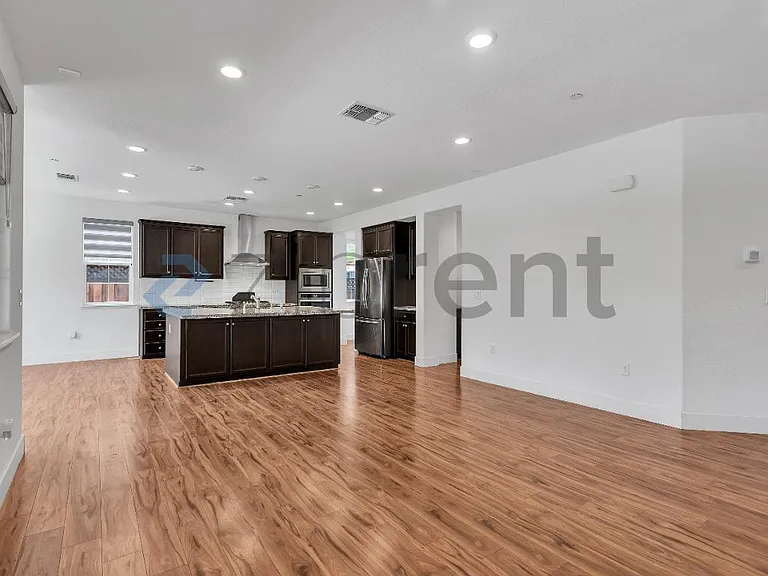 1483 S Barker St — Photo 3
