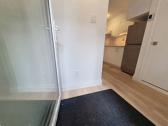 2nd image of 102 Donlands Ave