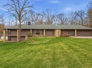 16379 Coventry Ln, Dubuque, IA 52001