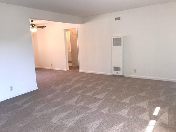 3rd image of 2108 1/2 N Lincoln St