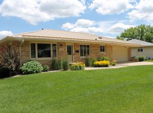 1788 Avalon Rd, Dubuque, IA 52001