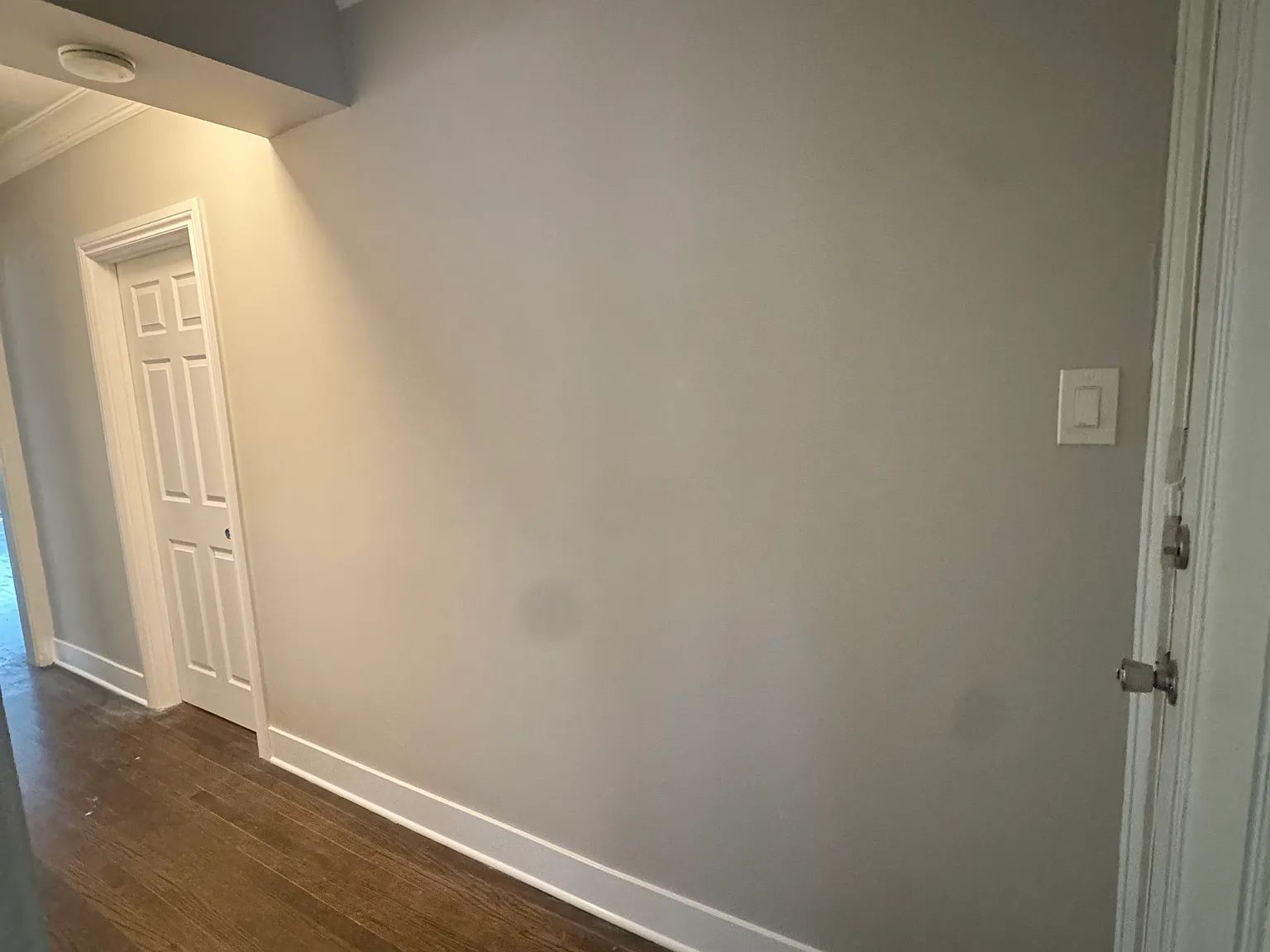 3 bed, 1200 sqft, $2,400 — Photo 2