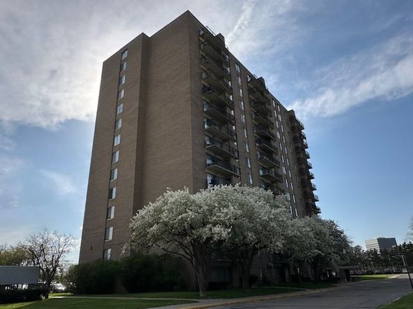 16400 N Park Dr APT 406, Southfield, MI 48075