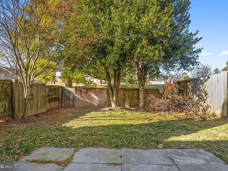 19202 Dunbridge Way — Photo 35