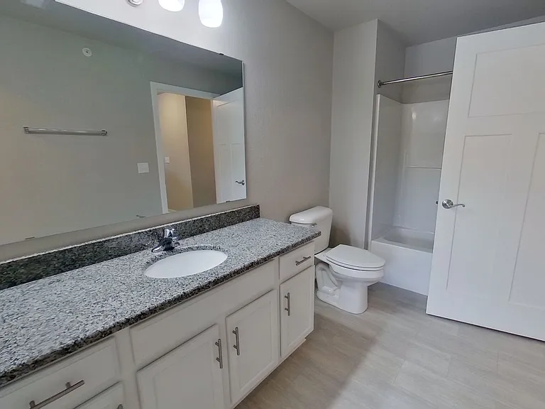 2006 American Eagle Dr #43 — Photo 21