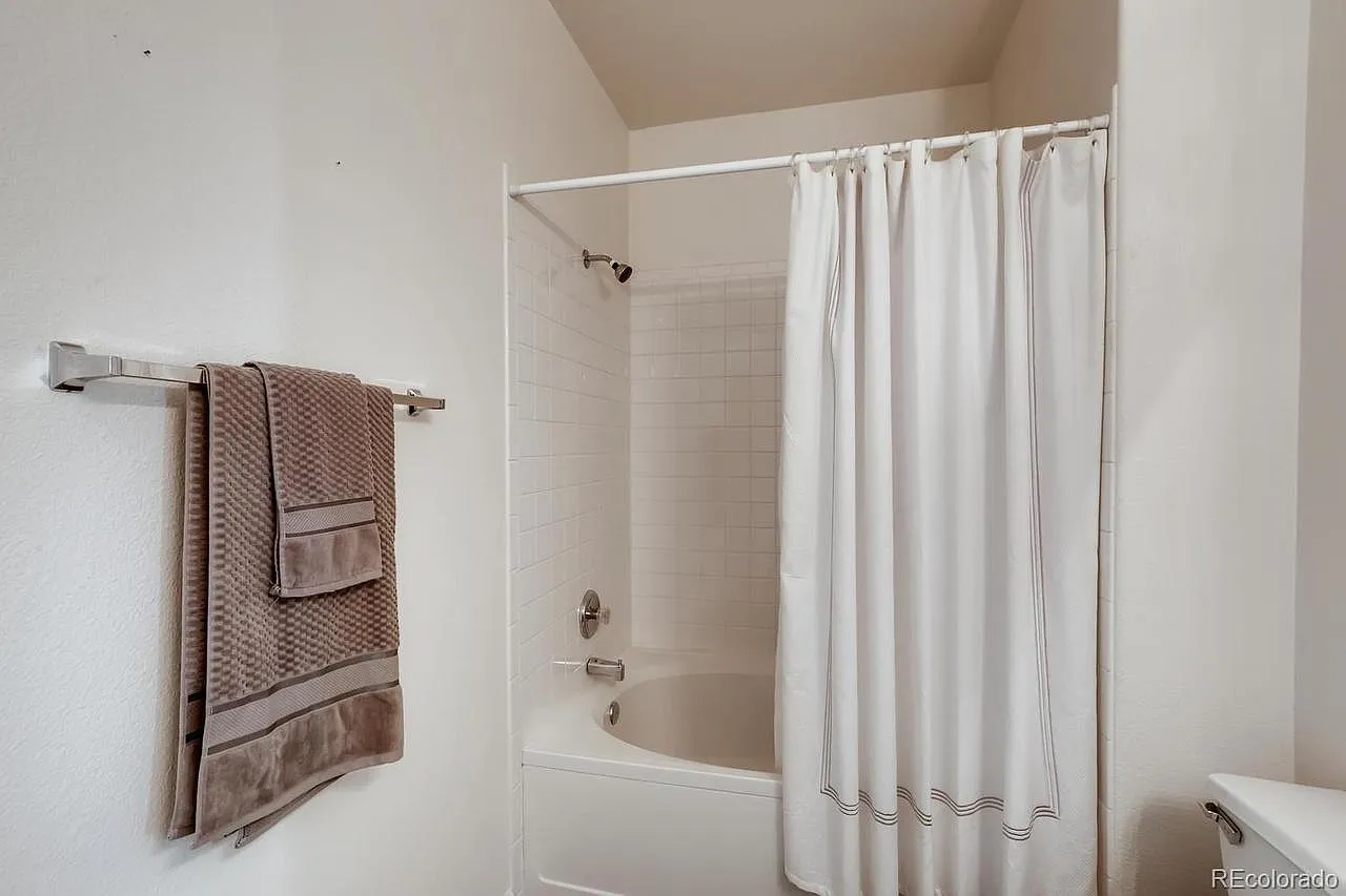 2855 Rock Creek Cir — Photo 2