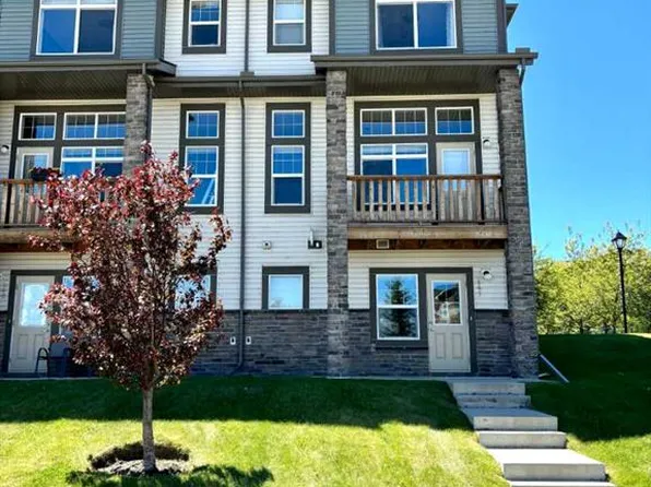 147 Panatella Hl S, Calgary, AB T3K 0S7