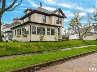 2201 18th St #C, Moline, IL 61265