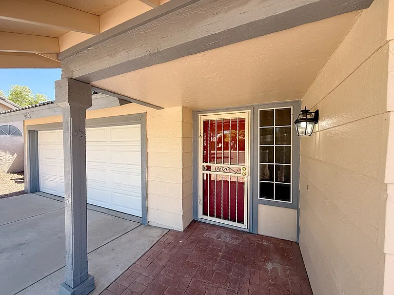 18183 N 58th Ln — Photo 2