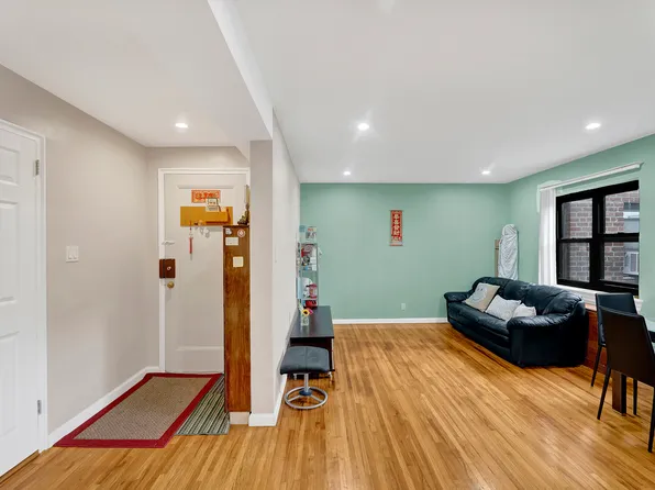 8867 Bay 16th Street image 2 of 17