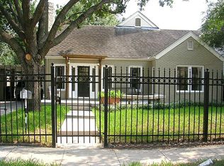 2021 W Main St, Houston, TX 77098