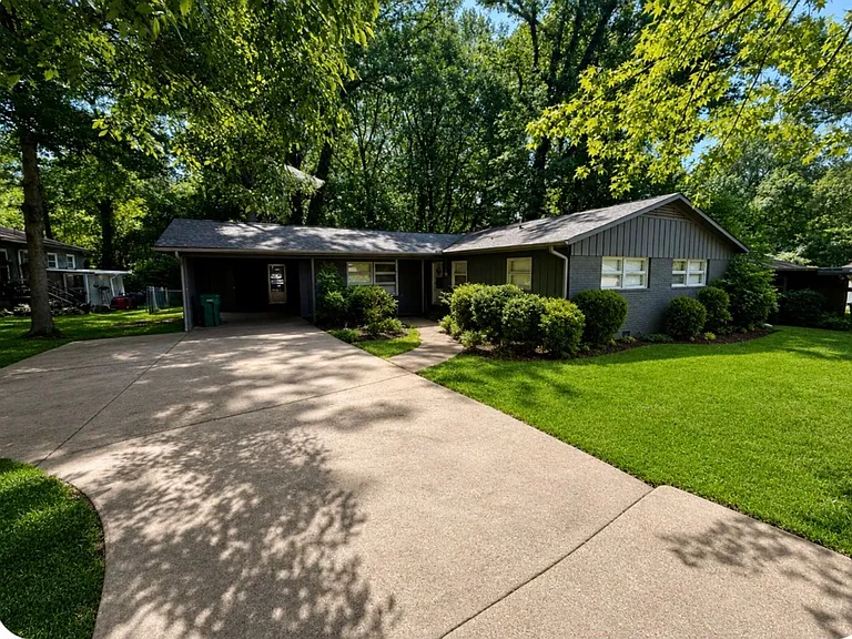 36 Beechwood Dr — Photo 1