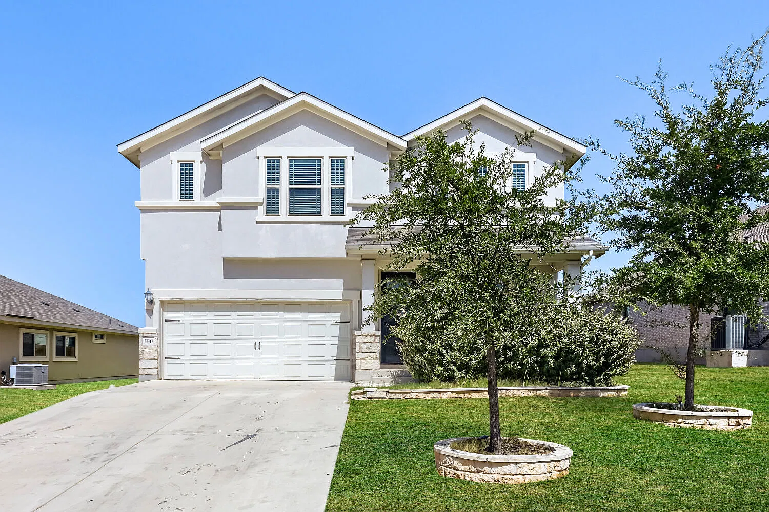 5 bed, 2853 sqft, $2,850 — Photo 3