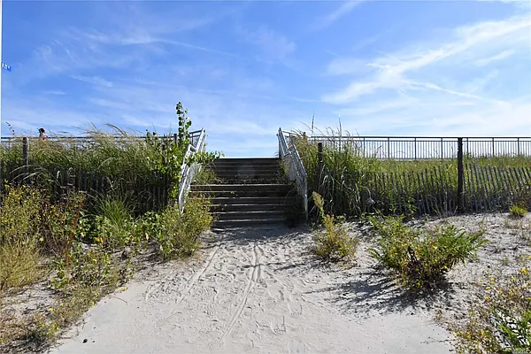 Sold by ERA Top Service Realty, Inc. | media 11