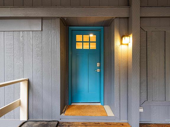 5th image of 32 Sky Ridge Dr