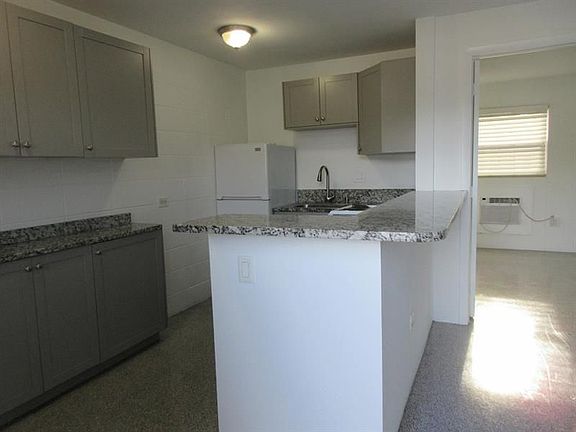 3rd image of 1230 18th Ave N APT 3