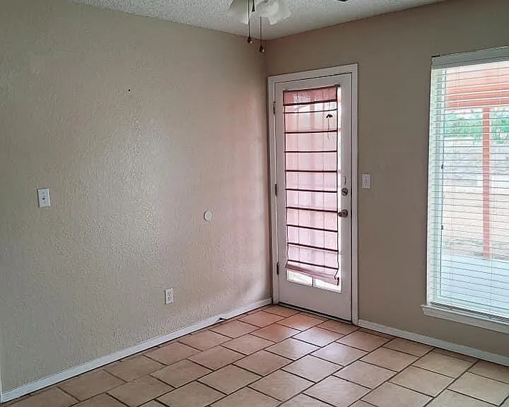 765 Colchester Dr — Photo 9