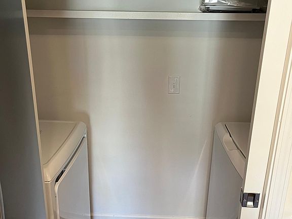 4th image of 165 Boxwood Dr