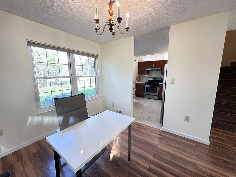 543 Manchester Ct — Photo 10