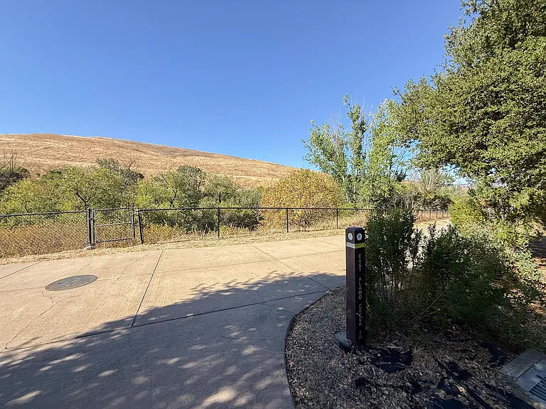 342 Stanforth Ct — Photo 48