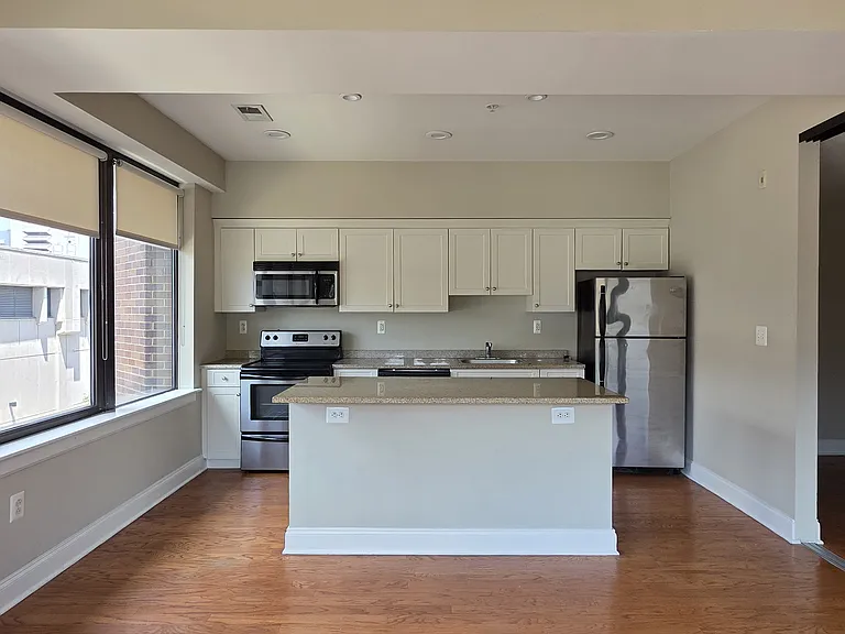125 N 4th St #401 — Photo 9