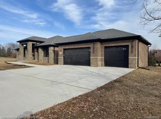 46100 N Territorial Rd, Plymouth, MI 48170