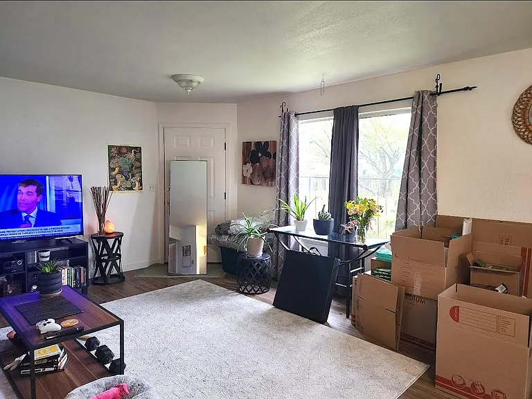112 G St #B — Photo 4