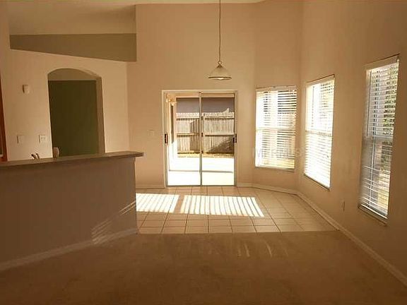4th image of 1008 English Bluffs Ct