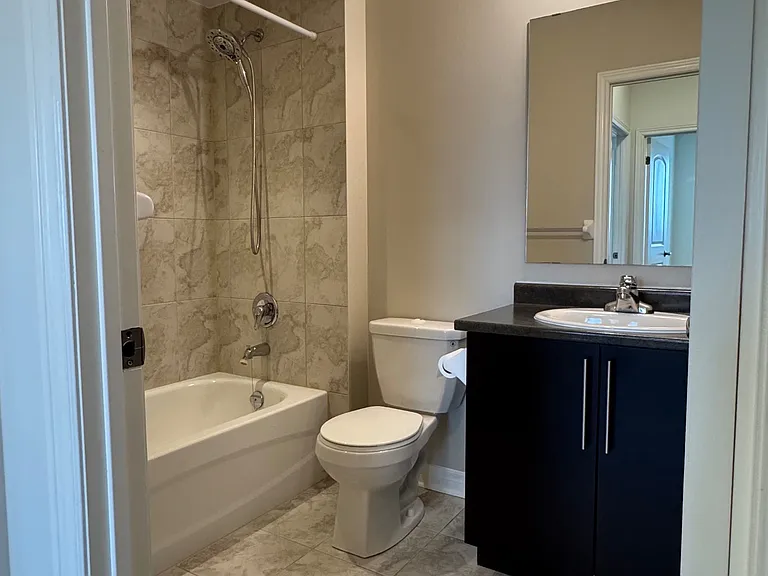 383 Main St E #422 — Photo 11