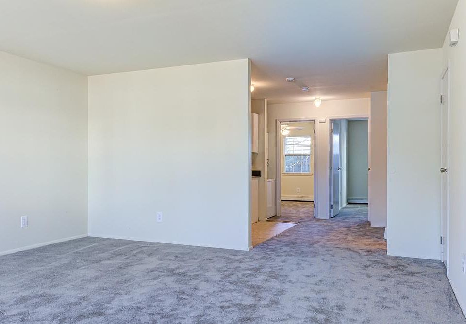 Amity Oaks 2 Noelle Ct Amityville NY Zillow