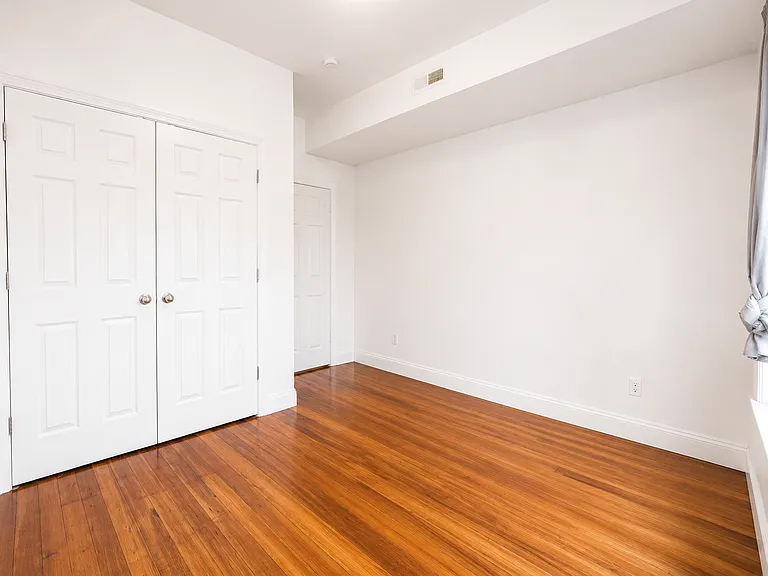 19 Highland St #6 — Photo 9