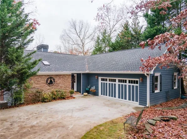 348 Hillside Dr, Waleska, GA 30183