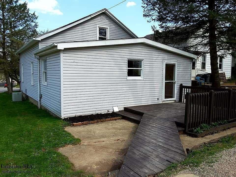 2nd image of 215 N Cedar Ave