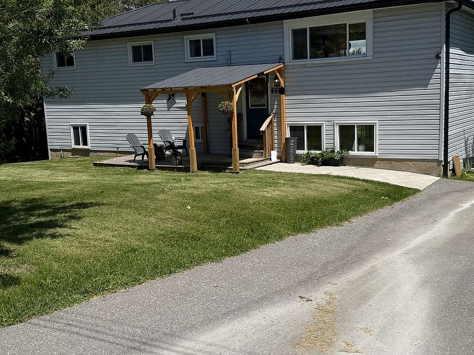 1st image of 22 Lawrence St N