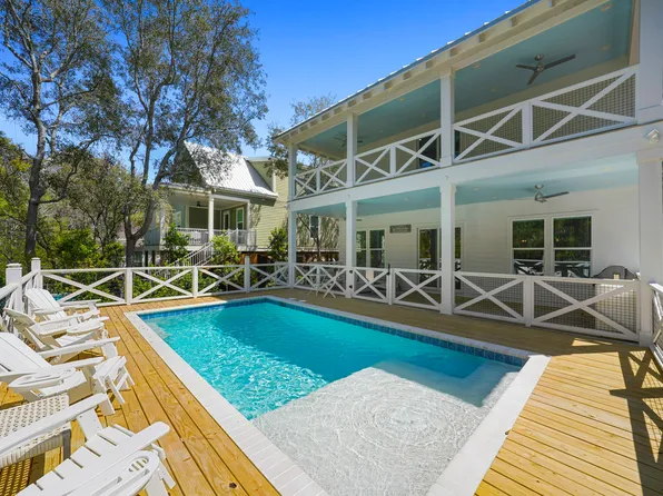 371 San Juan Ave, Pt Washington, FL 32459