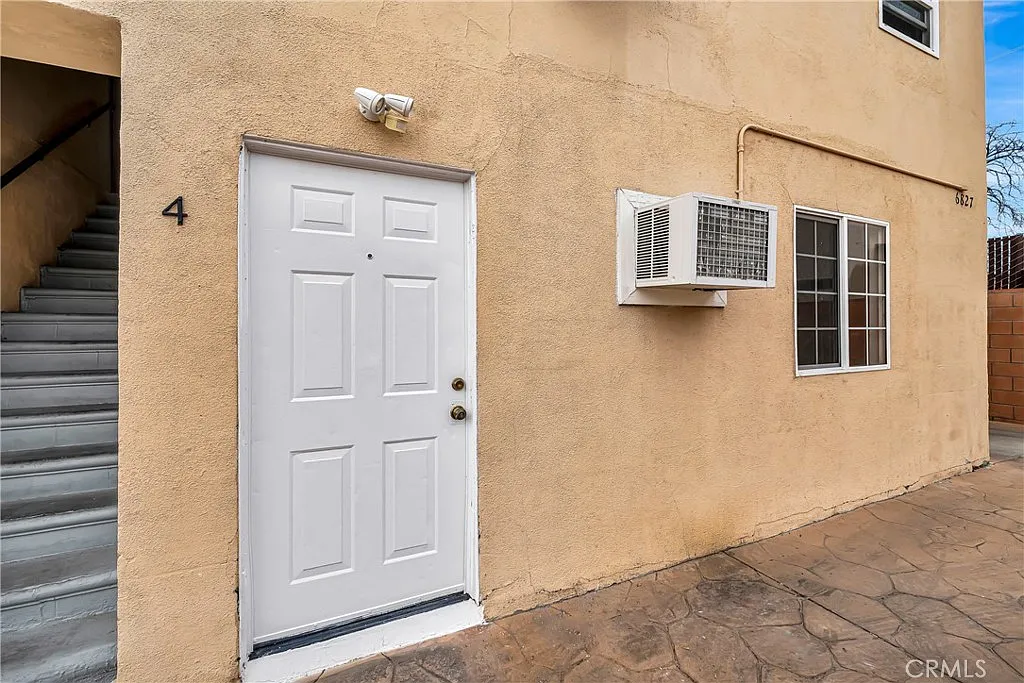 1 bed, 650 sqft, $1,800 — Photo 2