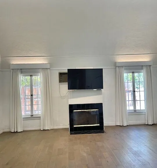 459 S Holt Ave — Photo 10